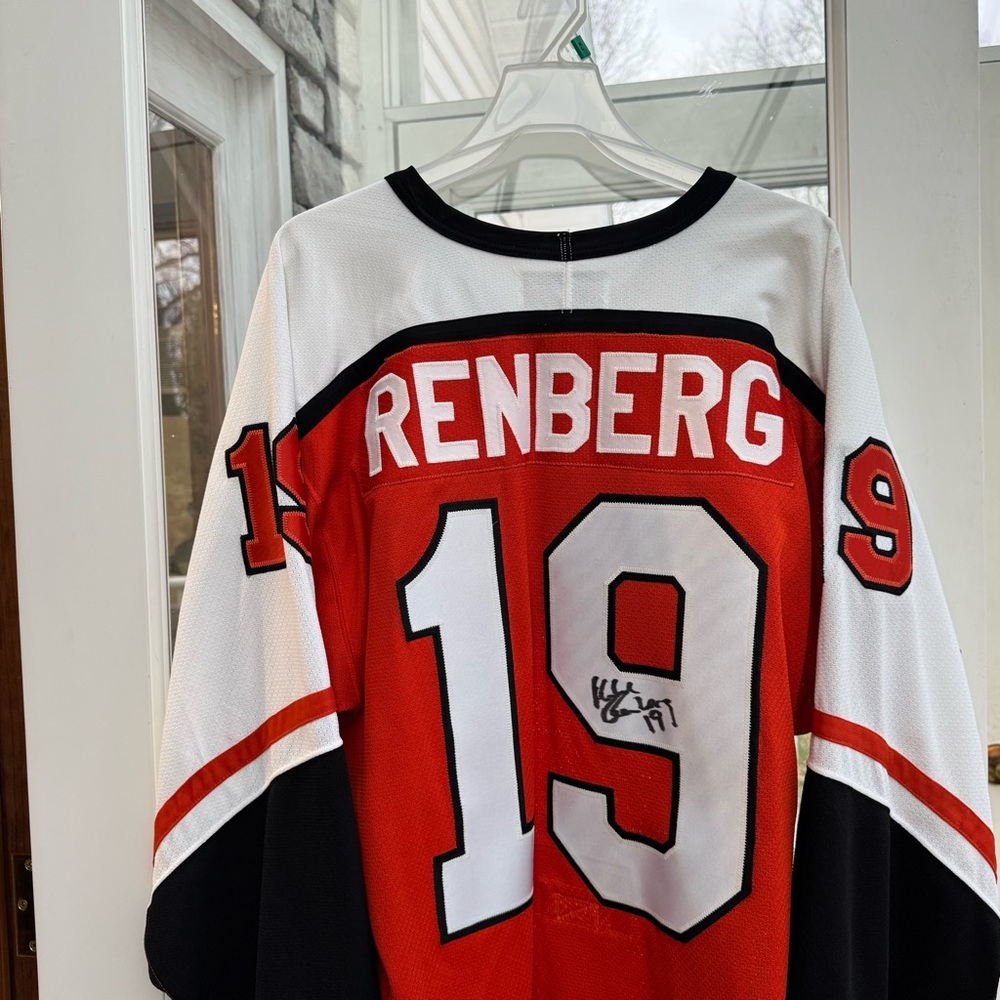 Signed flyers hockey game jersey Mikael Renberg